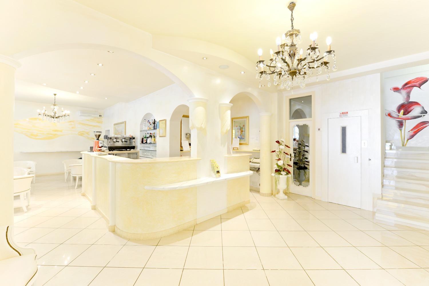 Hotel Gioiosa Cesenatico Esterno foto