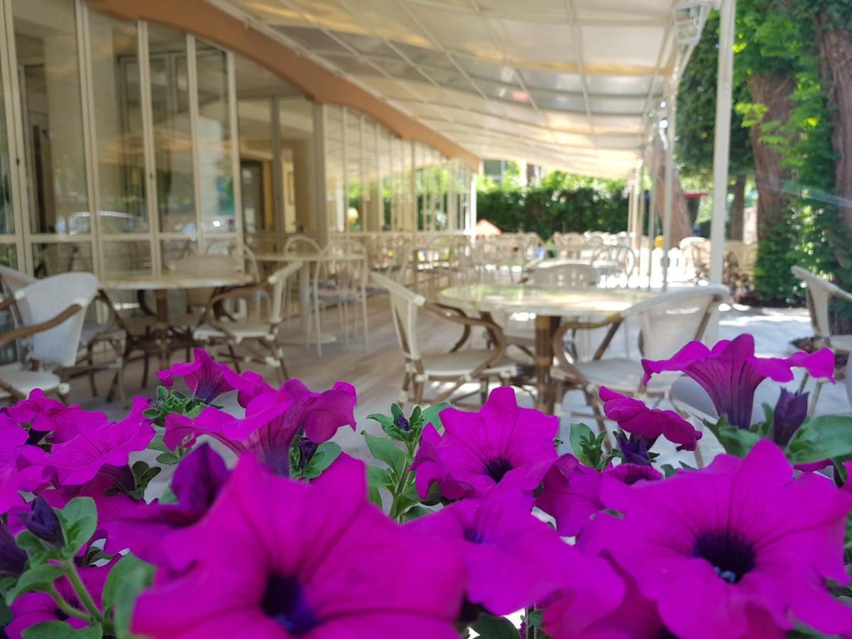 Hotel Gioiosa Cesenatico Esterno foto