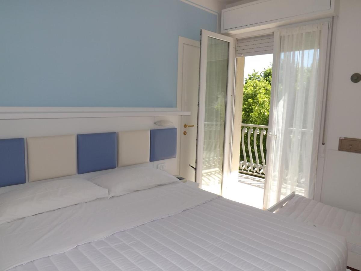 Hotel Gioiosa Cesenatico Esterno foto