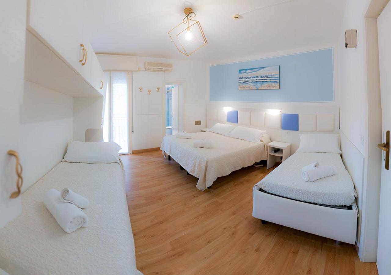 Hotel Gioiosa Cesenatico Esterno foto