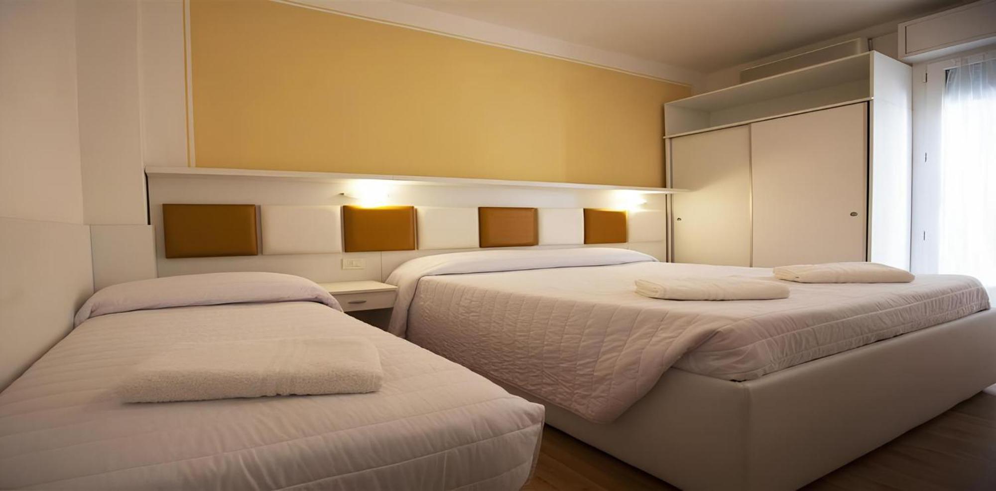 Hotel Gioiosa Cesenatico Esterno foto