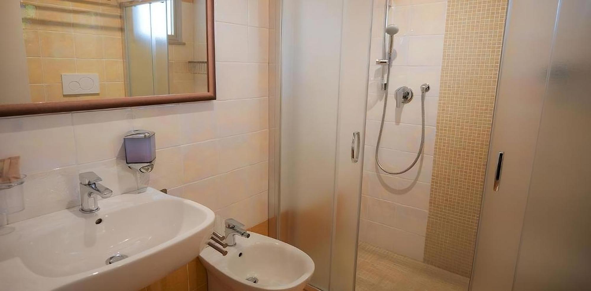 Hotel Gioiosa Cesenatico Esterno foto