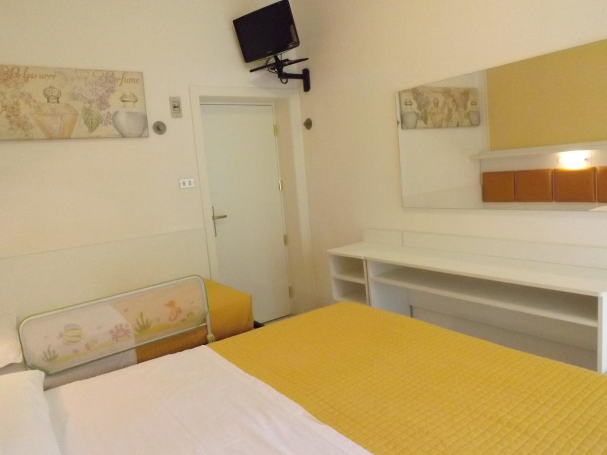 Hotel Gioiosa Cesenatico Esterno foto