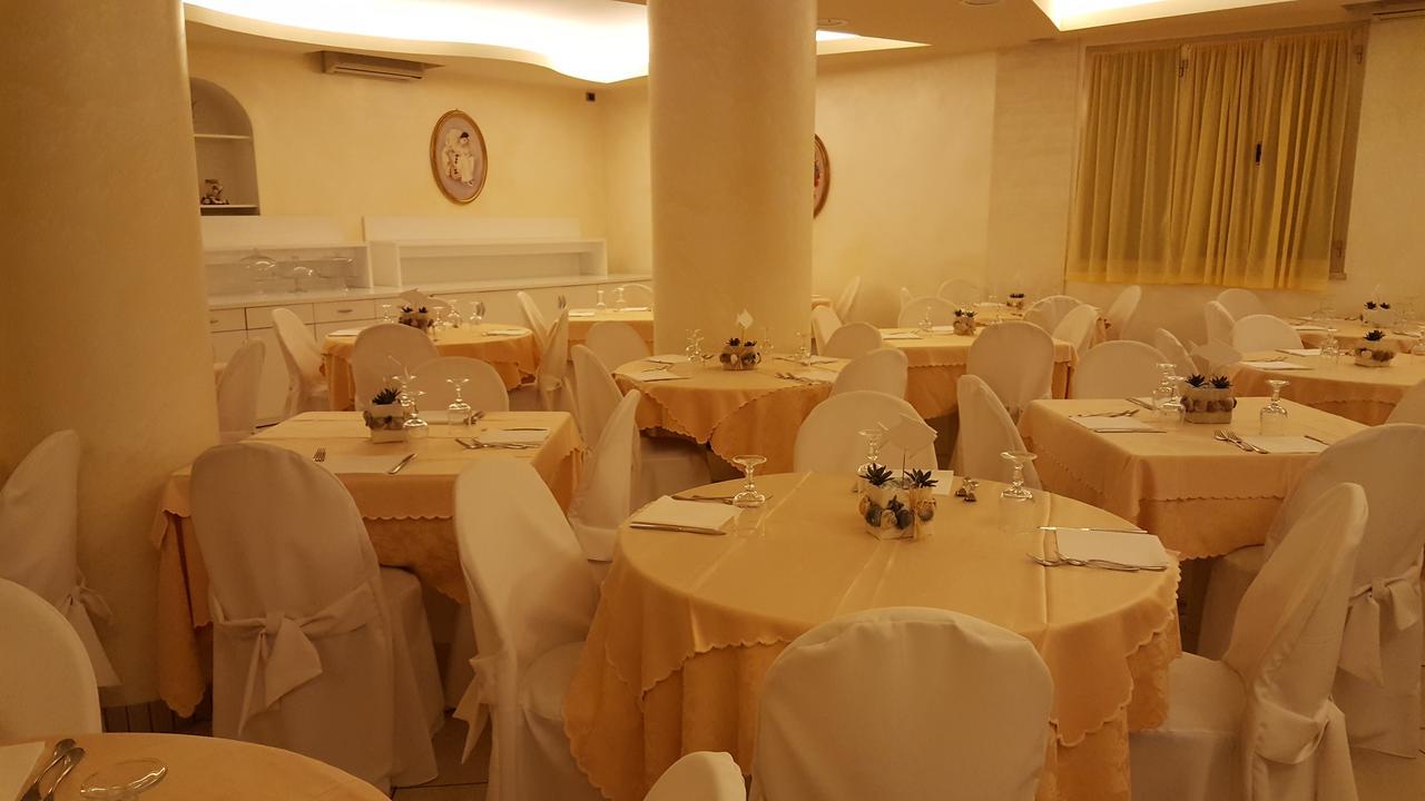 Hotel Gioiosa Cesenatico Esterno foto