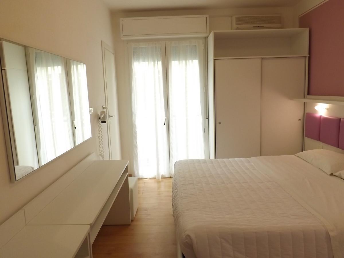 Hotel Gioiosa Cesenatico Esterno foto